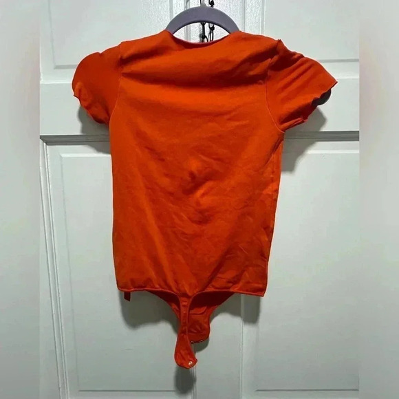 SKIMS Essentials Seamless Orange Thong Bodysuit EUC SIZE S/M - Picture 5 of 6